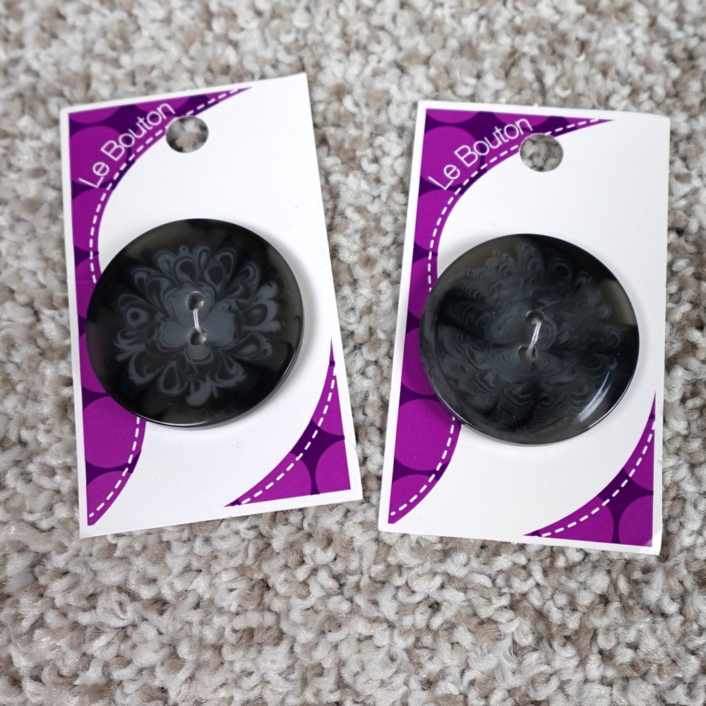 Le‎ Bouton 2 Pack 1.5in Black Gray Floral Swirl Sewing Buttons 38mm 821108223
